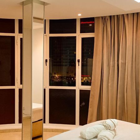 Amazing Appartement Au Centre Ville En Face Hilton & Gare Train De Tgv De Tanger ภายนอก รูปภาพ