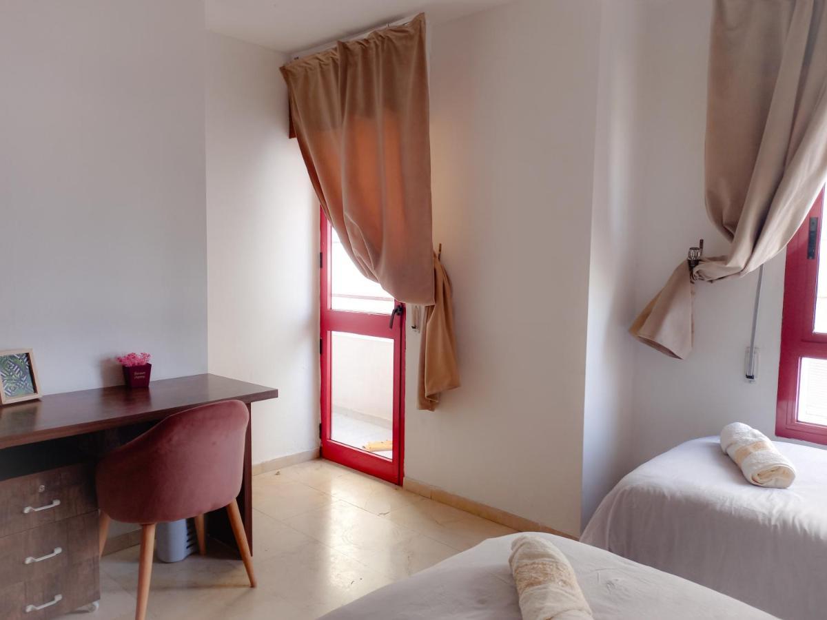 Amazing Appartement Au Centre Ville En Face Hilton & Gare Train De Tgv De Tanger ภายนอก รูปภาพ