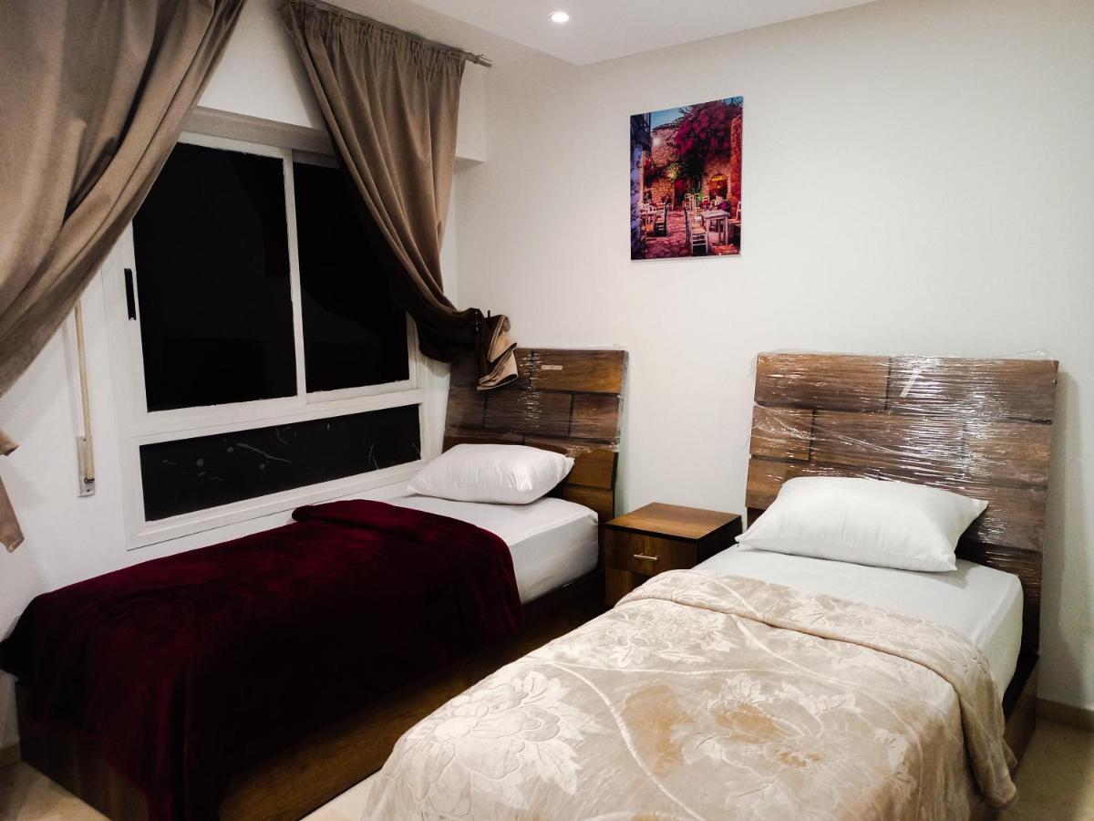 Amazing Appartement Au Centre Ville En Face Hilton & Gare Train De Tgv De Tanger ภายนอก รูปภาพ
