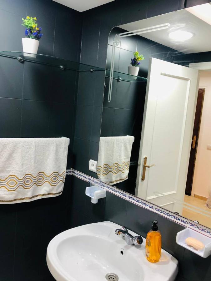 Amazing Appartement Au Centre Ville En Face Hilton & Gare Train De Tgv De Tanger ภายนอก รูปภาพ