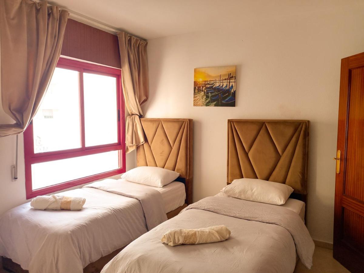 Amazing Appartement Au Centre Ville En Face Hilton & Gare Train De Tgv De Tanger ภายนอก รูปภาพ