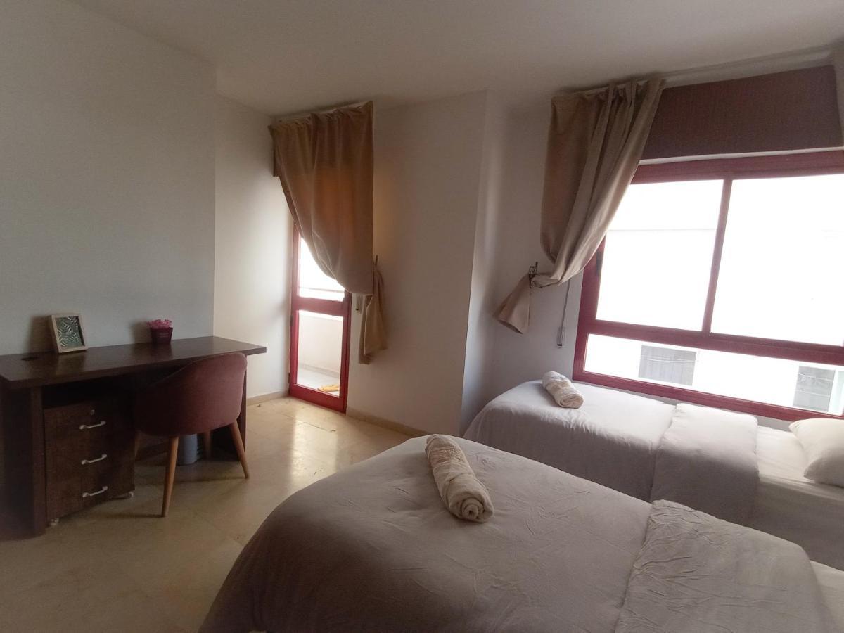 Amazing Appartement Au Centre Ville En Face Hilton & Gare Train De Tgv De Tanger ภายนอก รูปภาพ