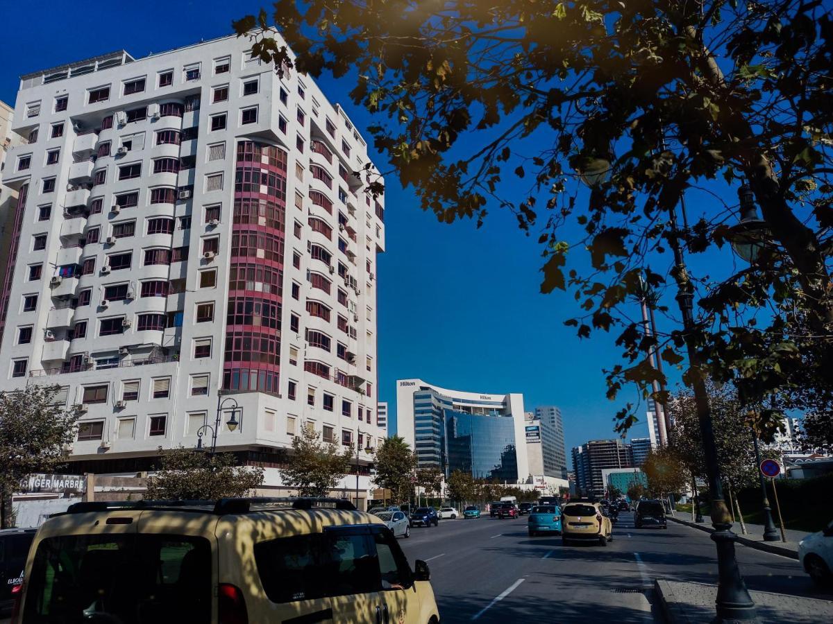 Amazing Appartement Au Centre Ville En Face Hilton & Gare Train De Tgv De Tanger ภายนอก รูปภาพ