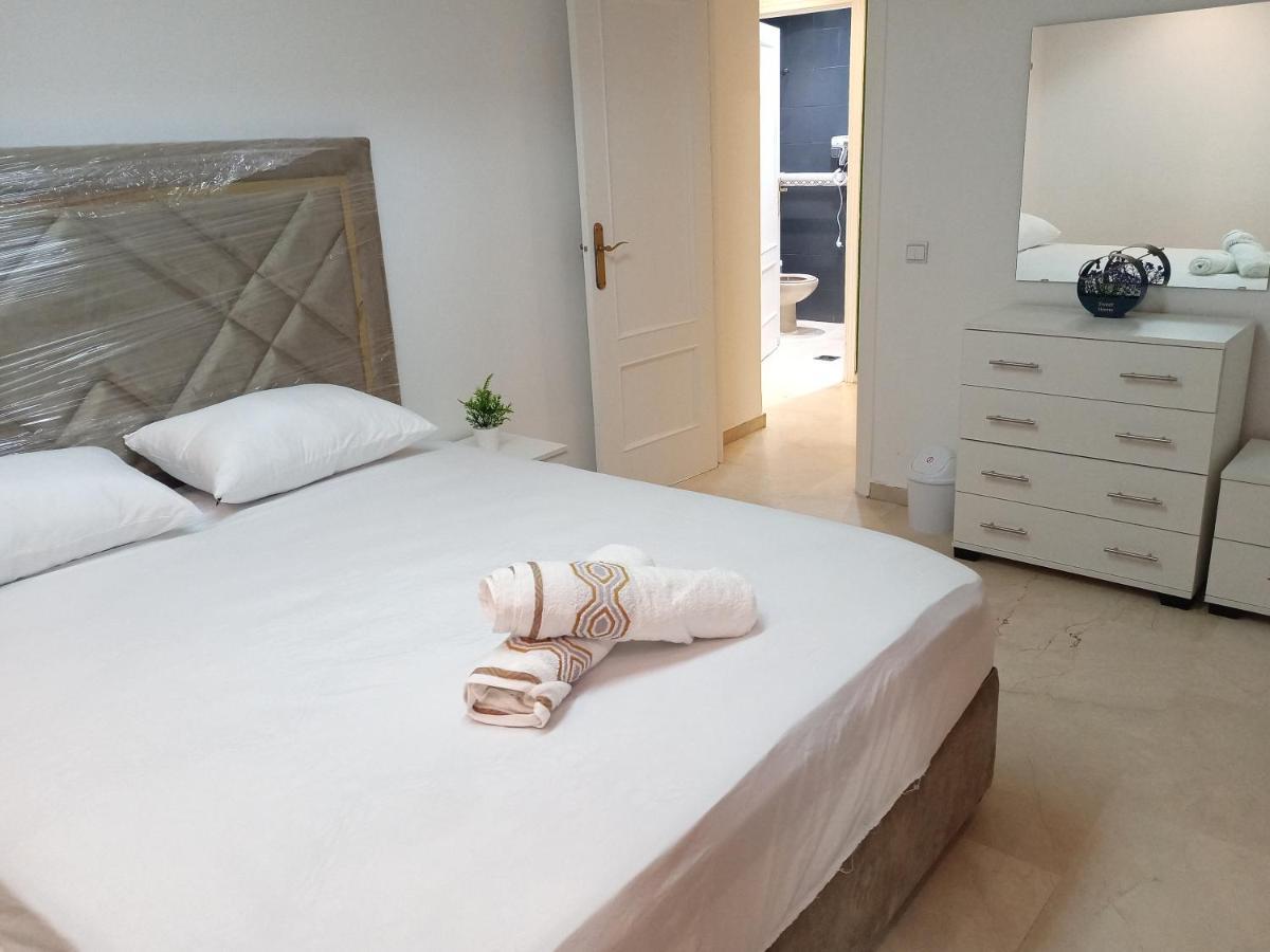 Amazing Appartement Au Centre Ville En Face Hilton & Gare Train De Tgv De Tanger ภายนอก รูปภาพ