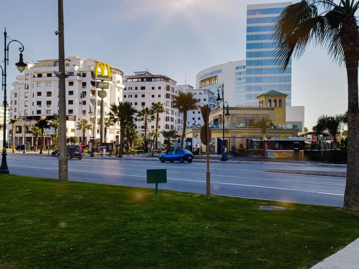 Amazing Appartement Au Centre Ville En Face Hilton & Gare Train De Tgv De Tanger ภายนอก รูปภาพ