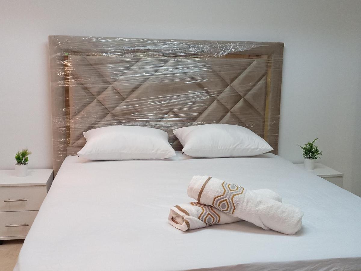 Amazing Appartement Au Centre Ville En Face Hilton & Gare Train De Tgv De Tanger ภายนอก รูปภาพ