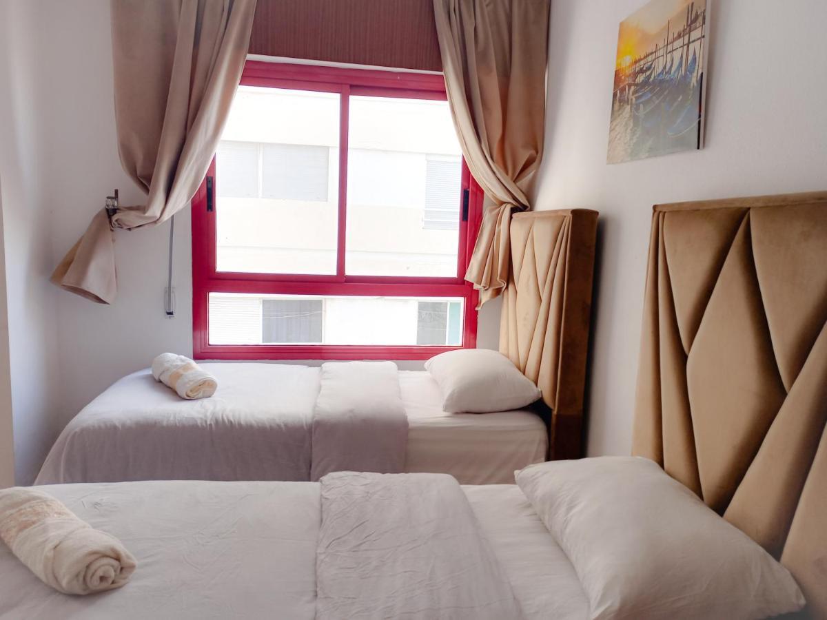 Amazing Appartement Au Centre Ville En Face Hilton & Gare Train De Tgv De Tanger ภายนอก รูปภาพ